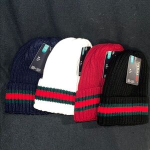 NWT 4pc Multicolored Men’s faux fur lined Knitted Beanie with green & Red Stripe